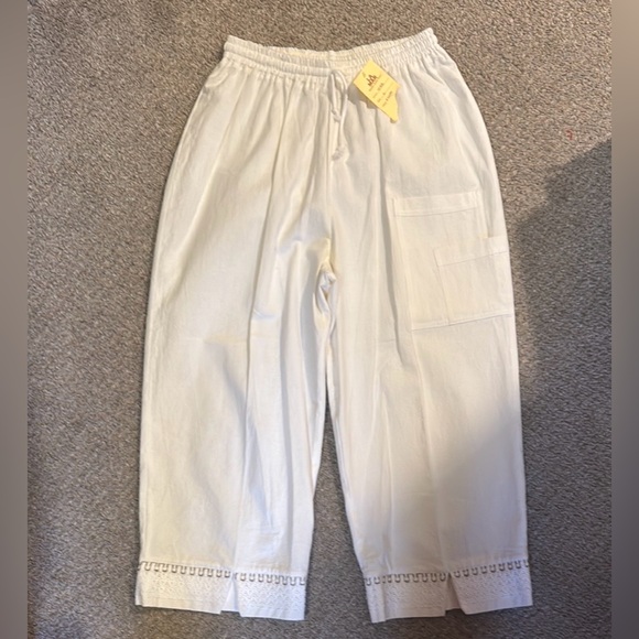 NWT La Rueca White Wide Leg Pull On Cropped Pants - Picture 9 of 12